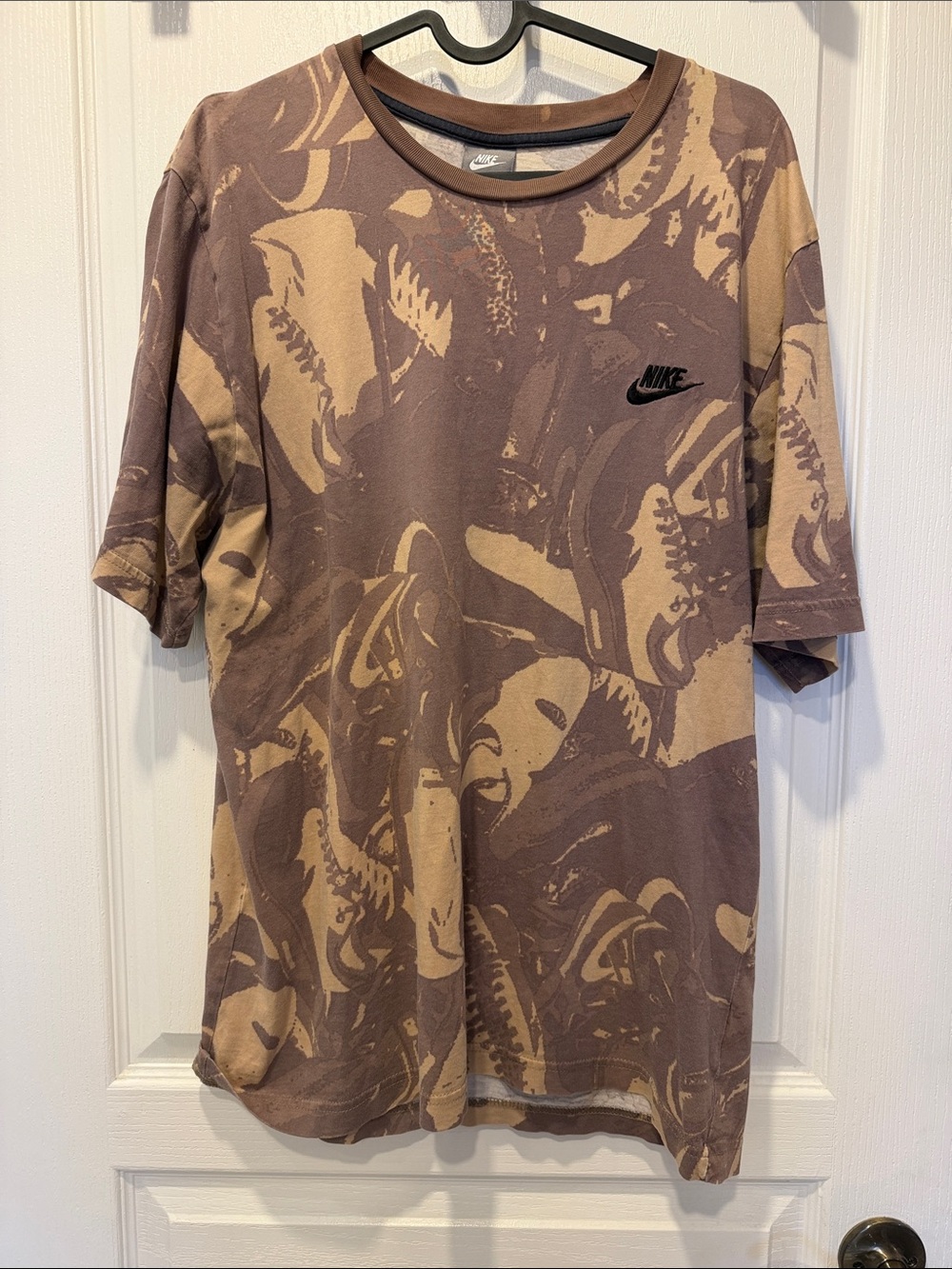 Nike Brown and Tan Camo Graphic Short Sleeve Tee